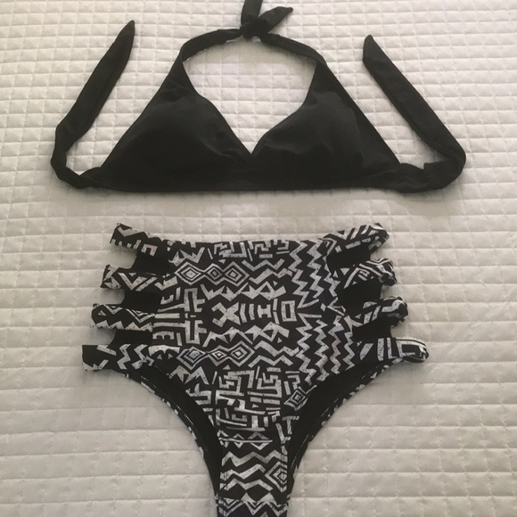 Black and white aztec high-waisted bikini - Picture 1 of 6
